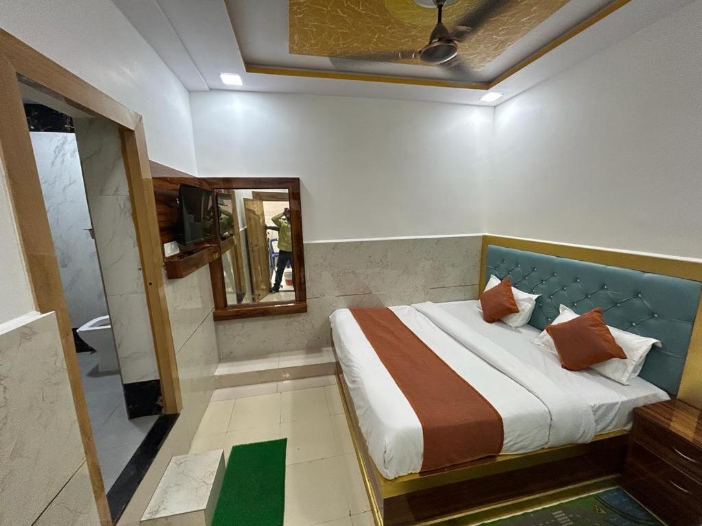 Town Grand Hotel *